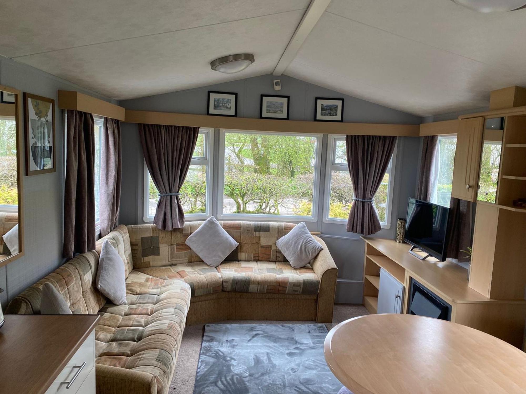 Inglenook Caravan * Lamplugh