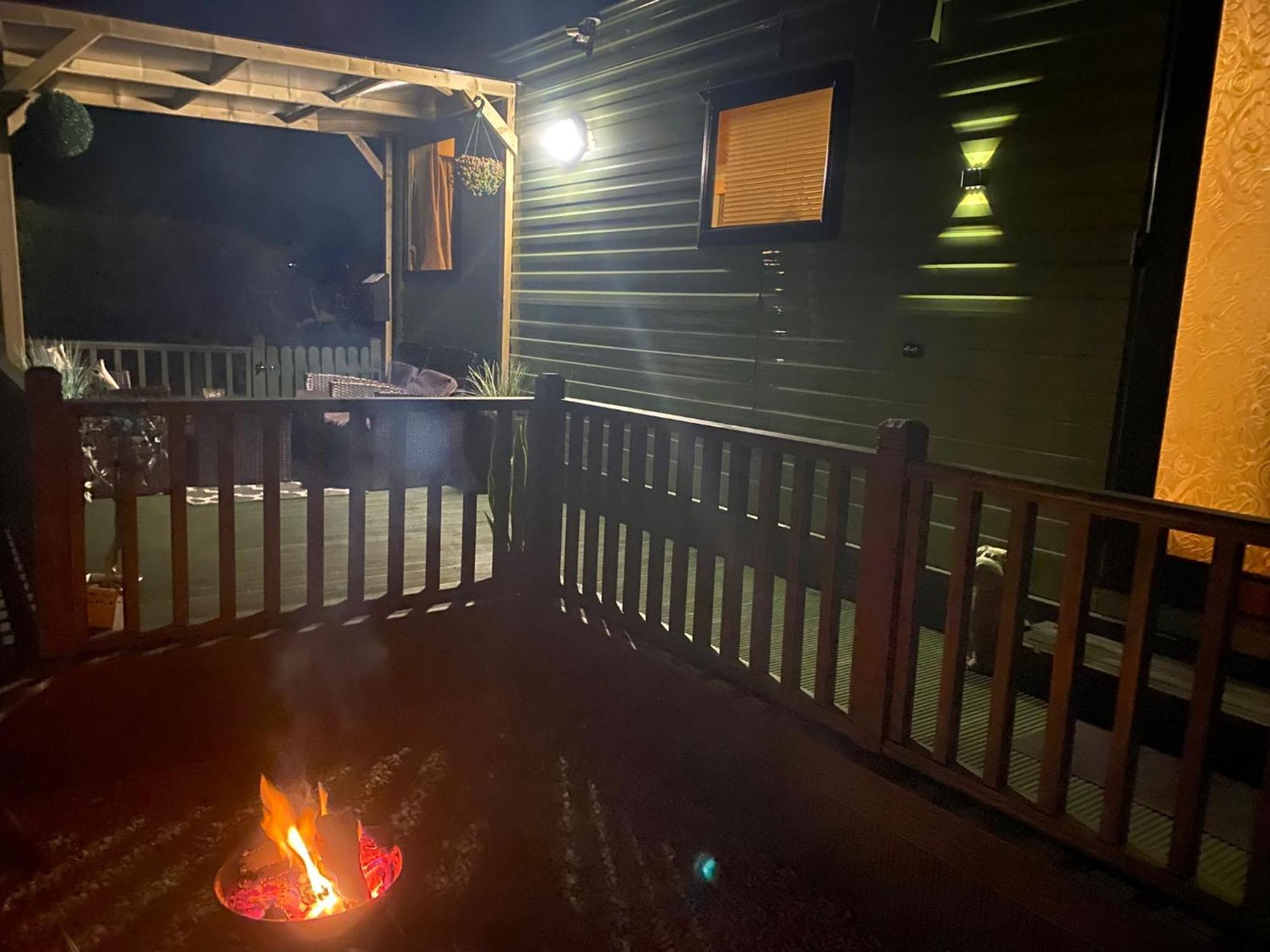 Inglenook Caravan * Lamplugh
